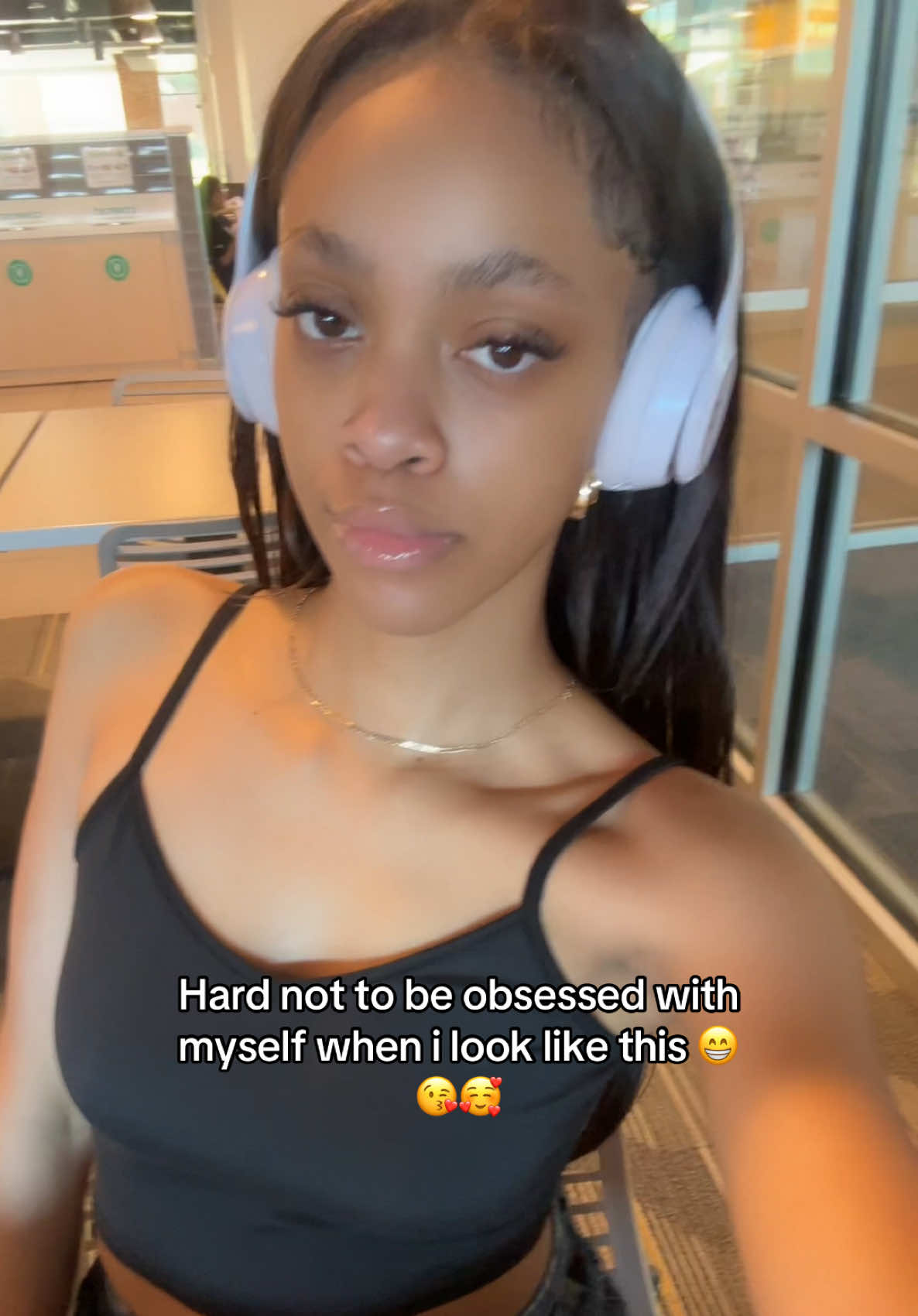 @😚