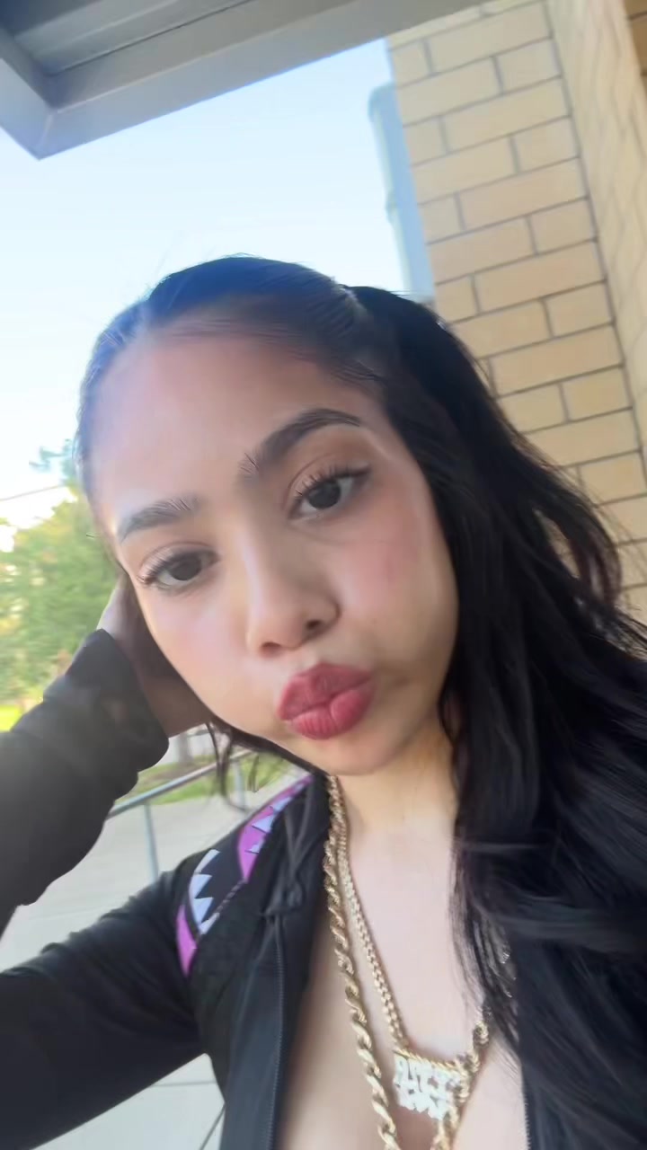 @Plsscrollifykme