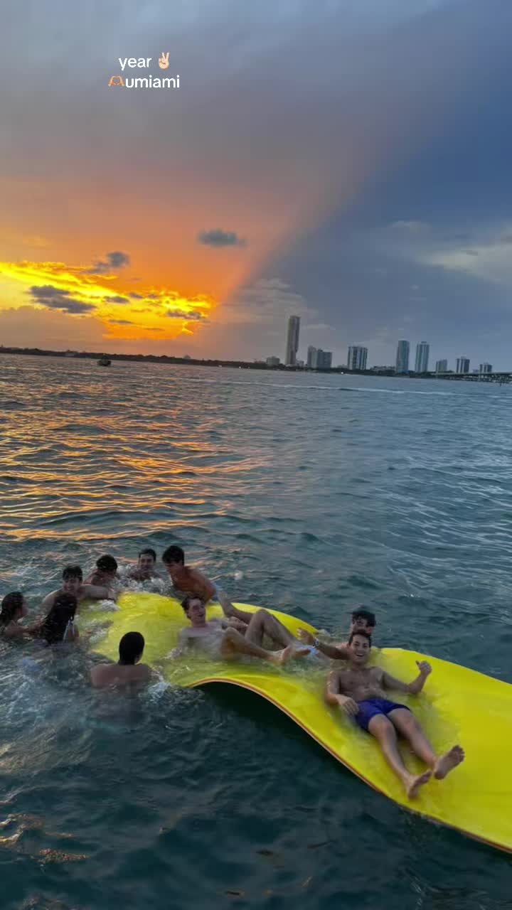 @halliewtf