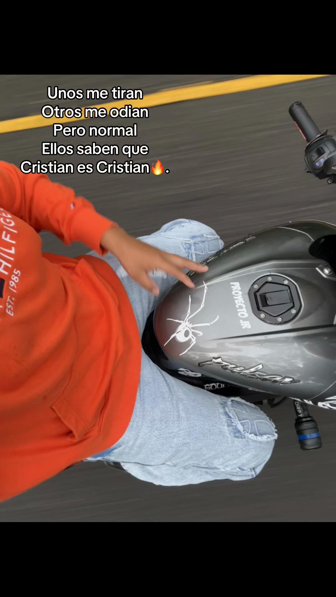 @Crΐຮຮຮ..🍒