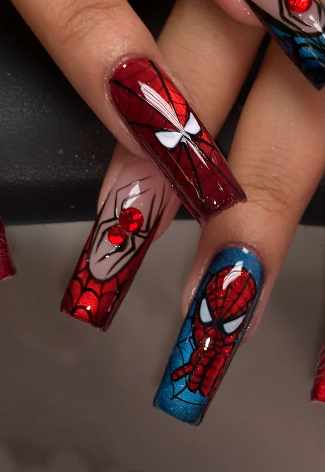 @Riya's Nails