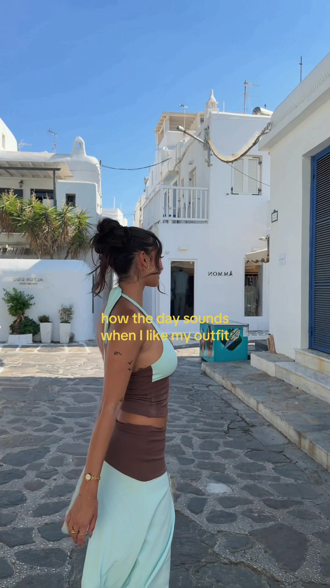 @Bella