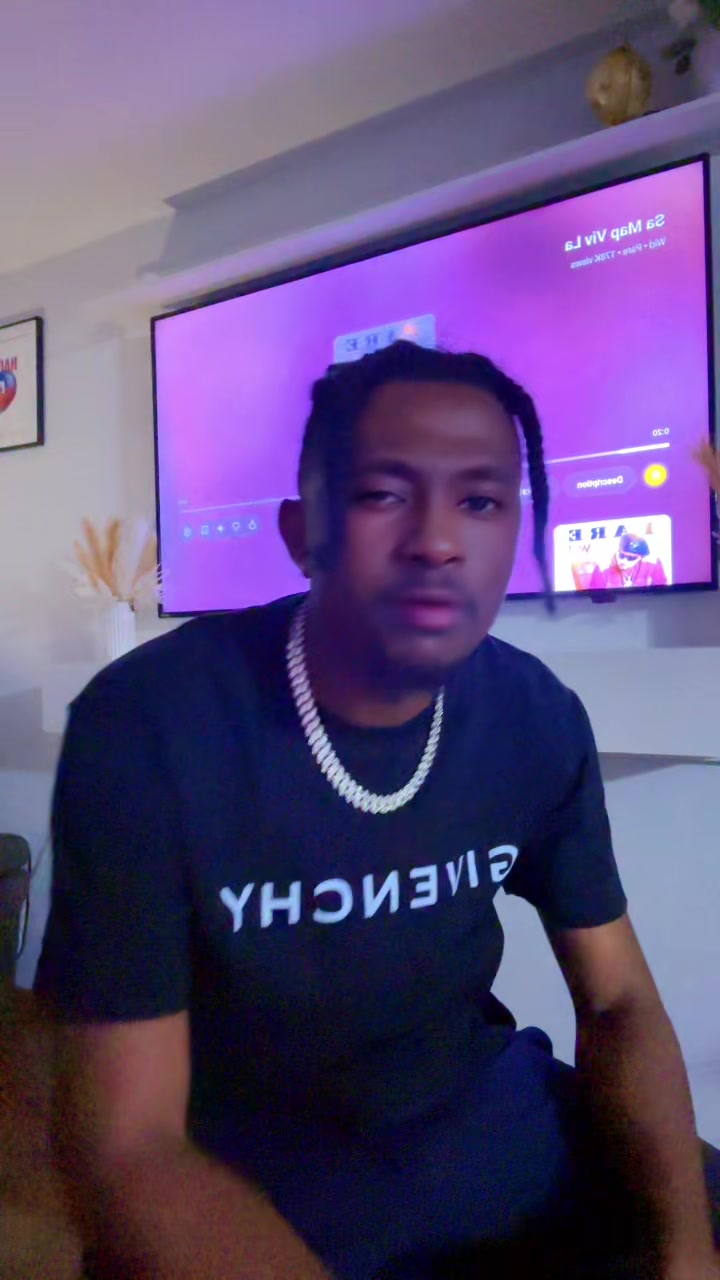 @Young🦅👑