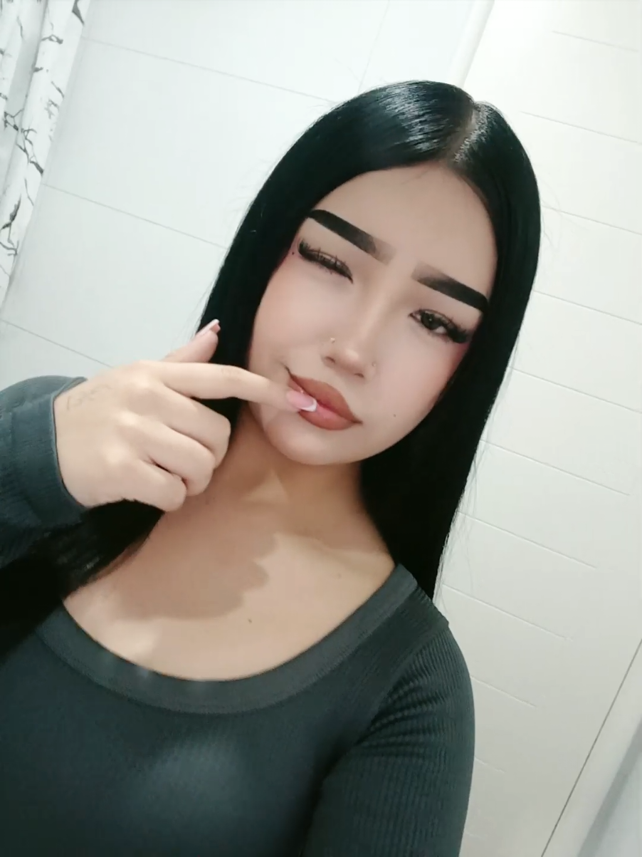 @𝓶𝓲𝓬𝓱𝓮𝓵𝓵 𝓯𝓵𝓸𝓻𝓮𝓼 🗝