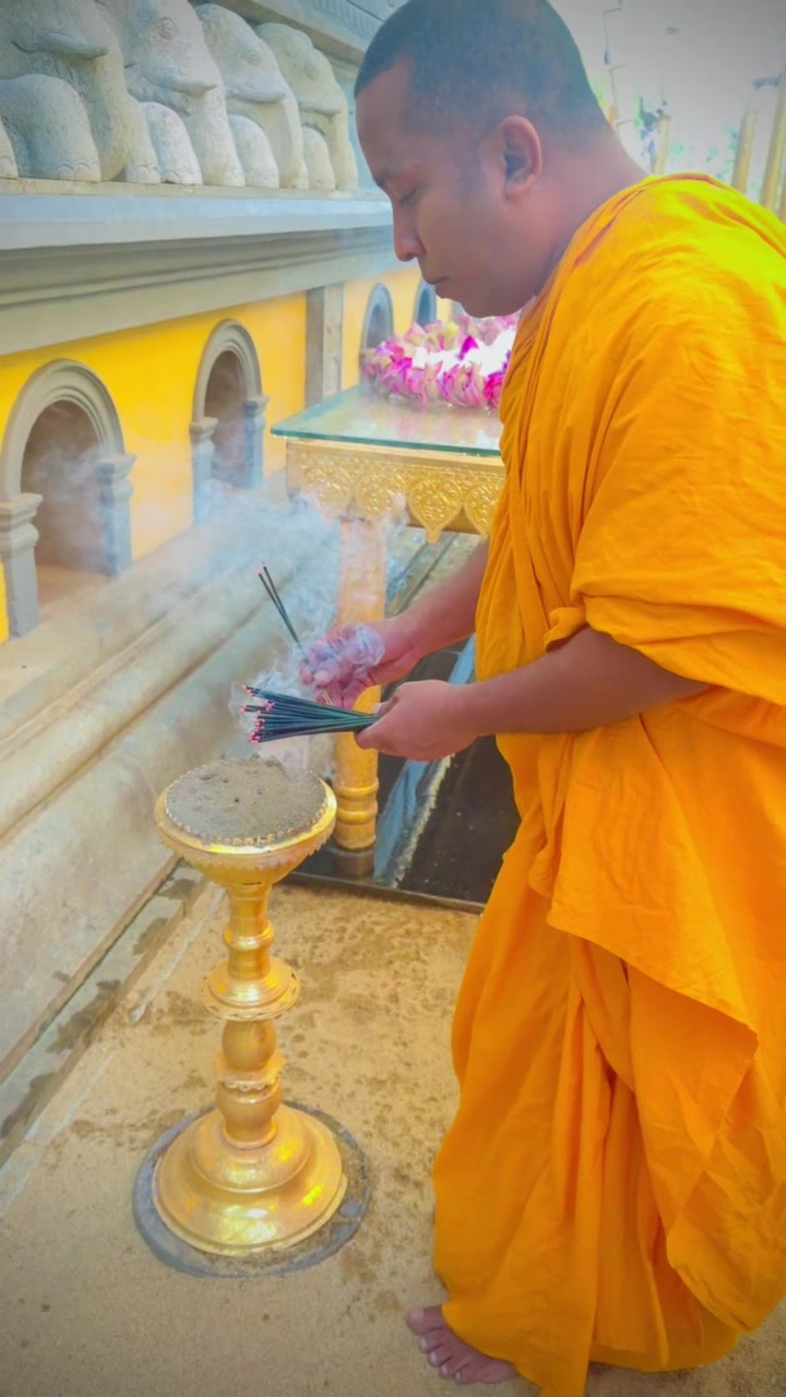 @Pahalathalawe Sumanasiri Himi