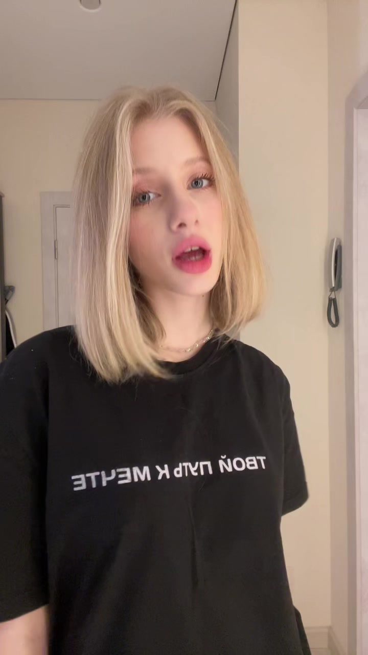 @полина зая