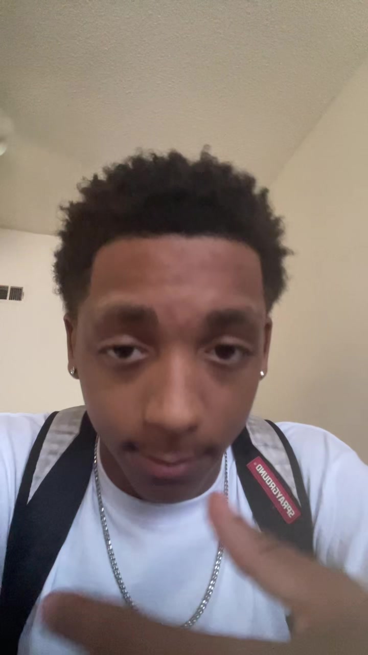@⃟