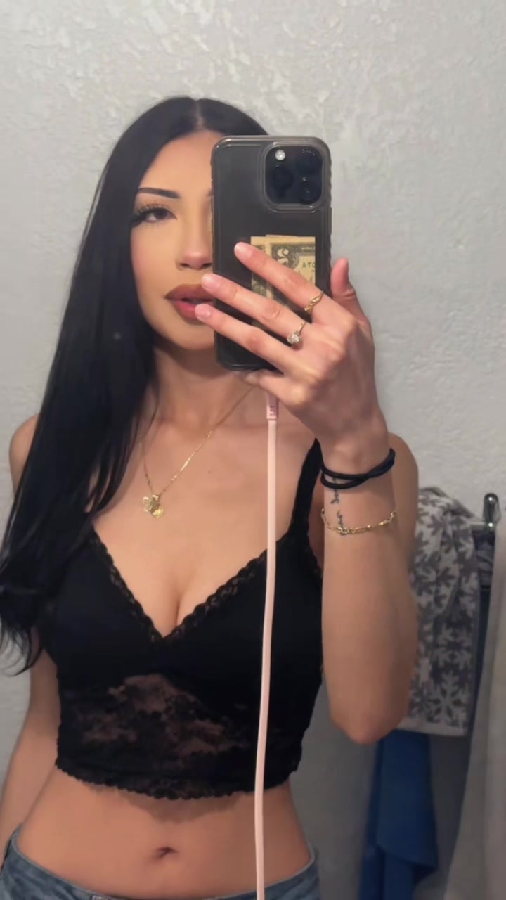 @emicarre21