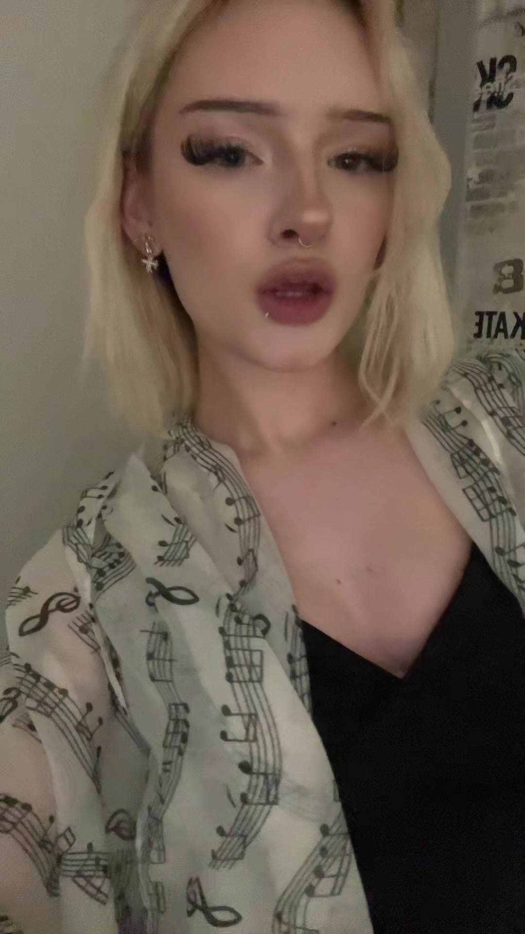 @манка