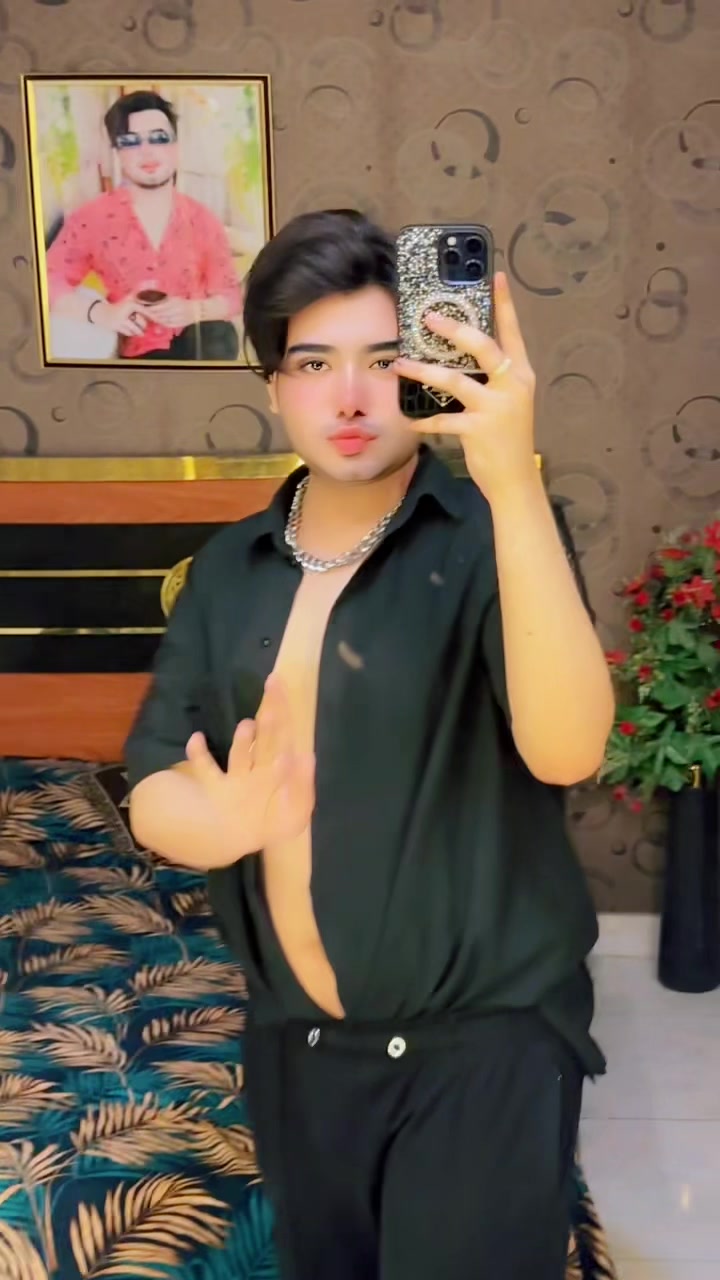@Cute Boy🤩⚡️♥️