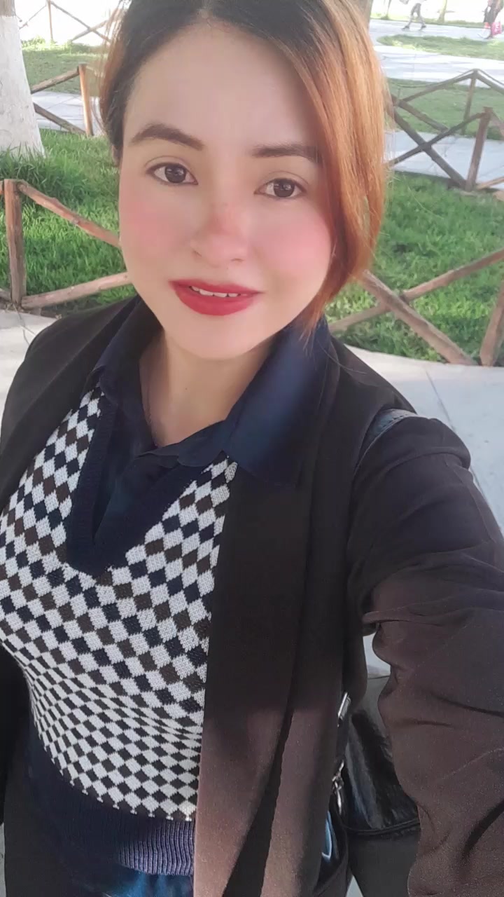 @Luna