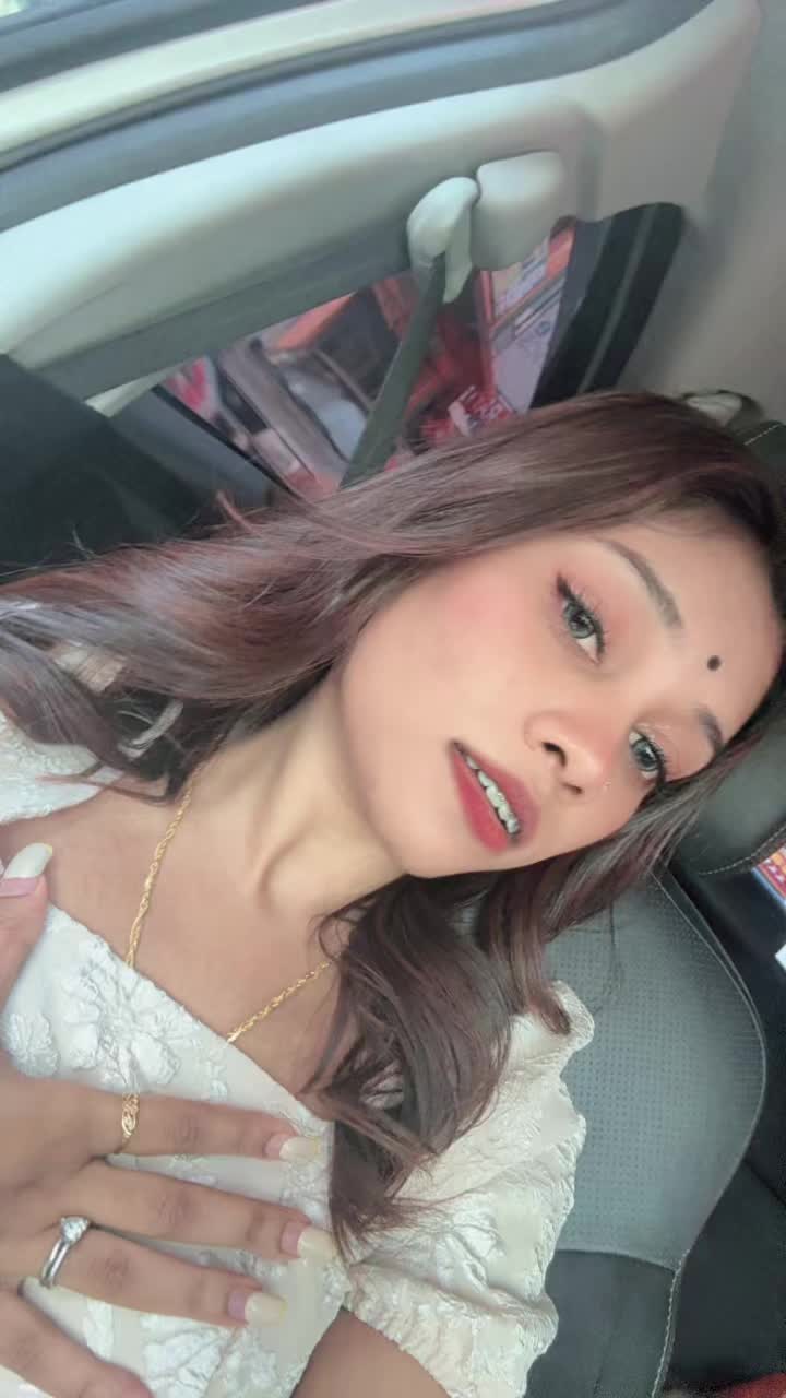@PRIYA🧚🏻&zwj;♀️