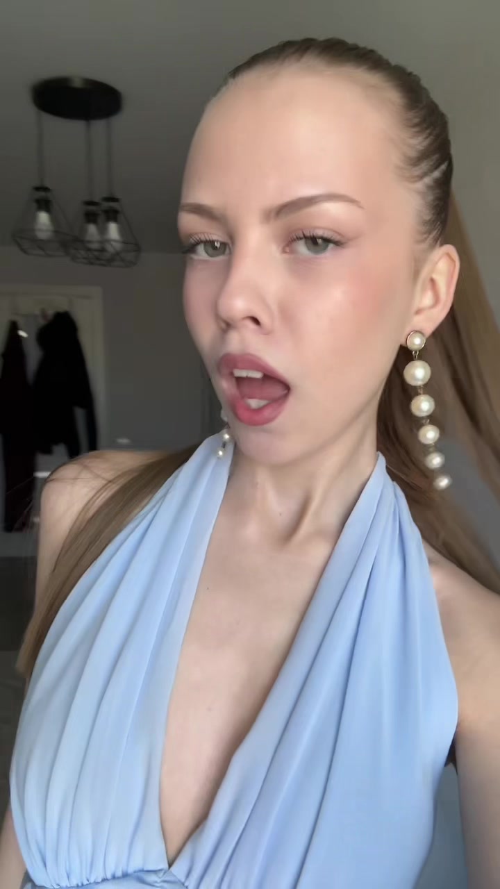 @༒