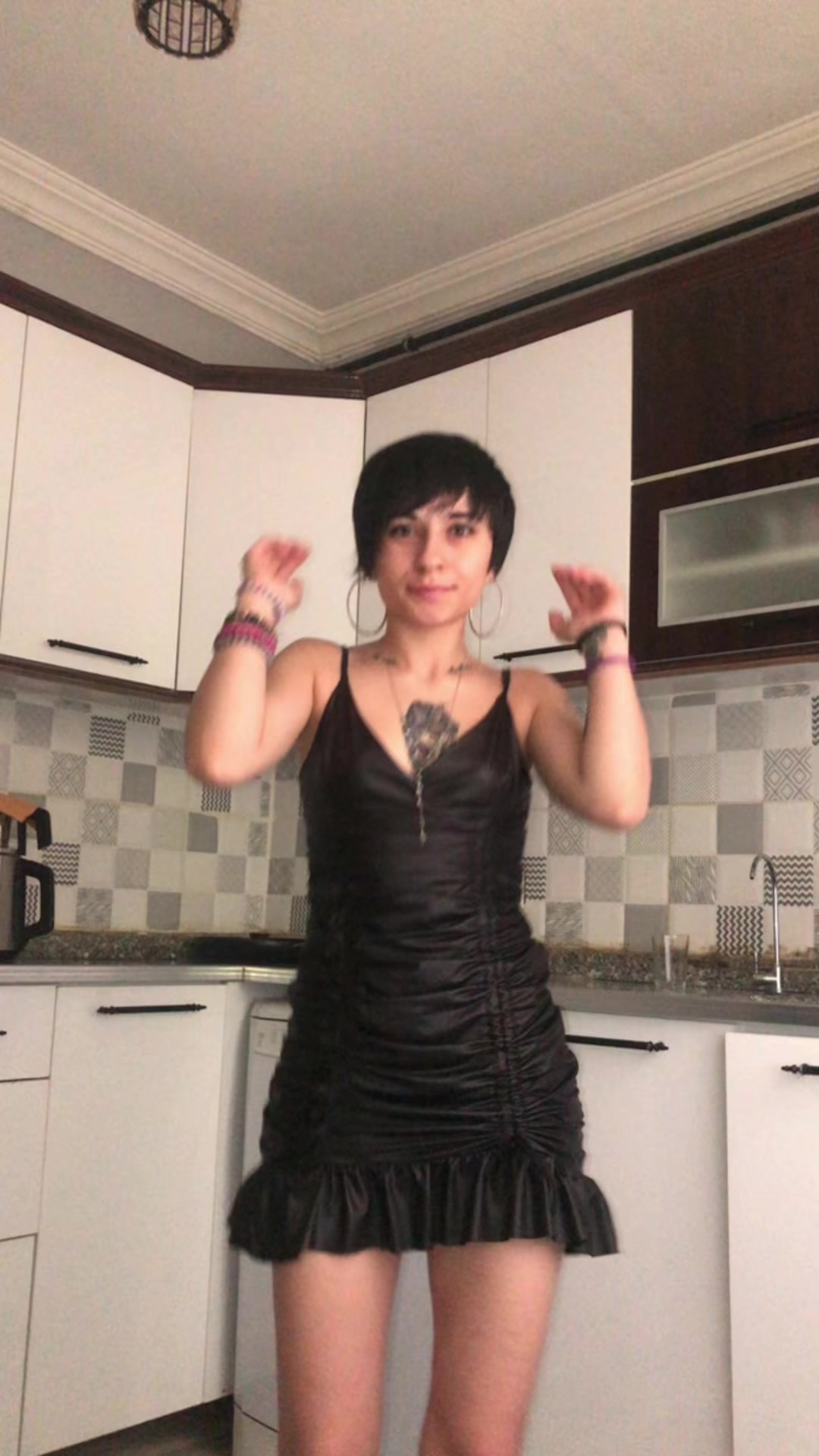 @G&Uuml;LNUR &Ouml;Z&Ccedil;ELİK