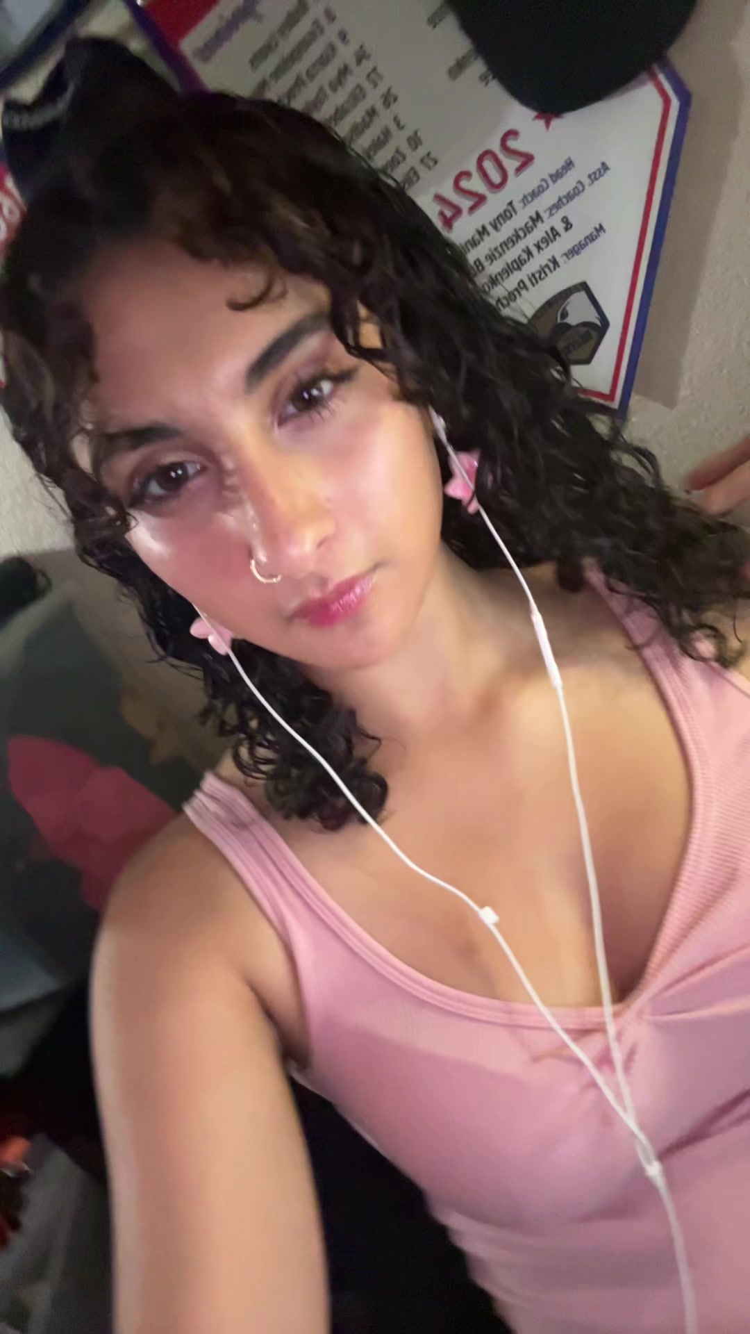 @…