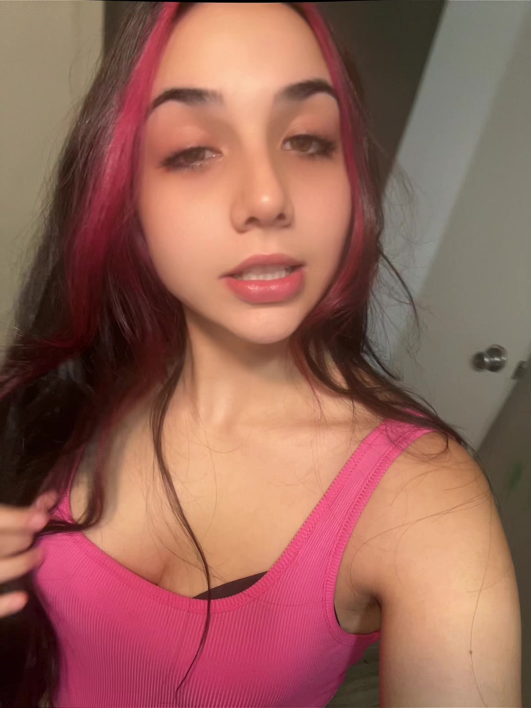 @Häÿłëë Fäłłś 🌸🤍.