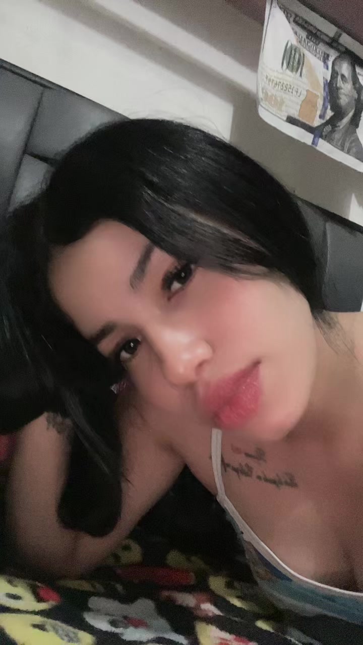 @🦦