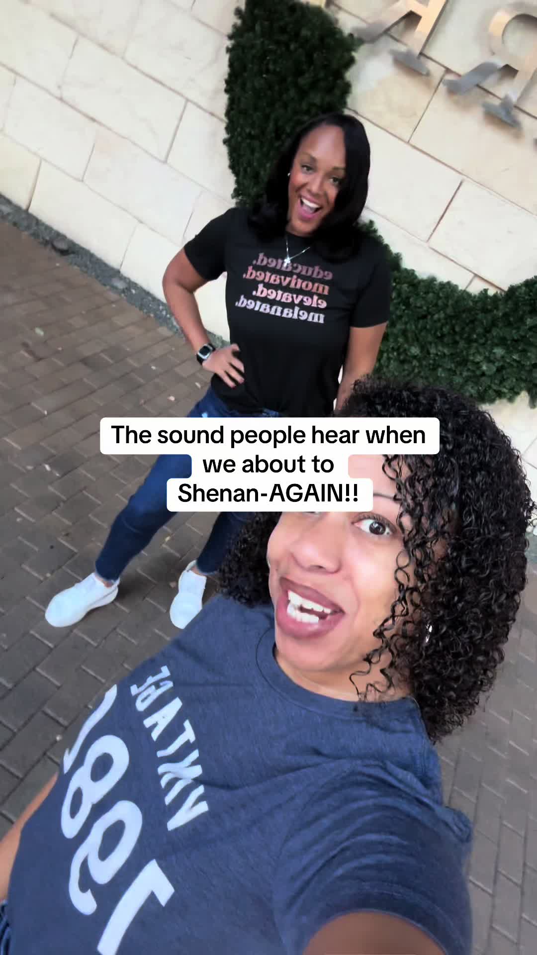 @JustGen ✋🏽👩🏽&zwj;🦱🤚🏽
