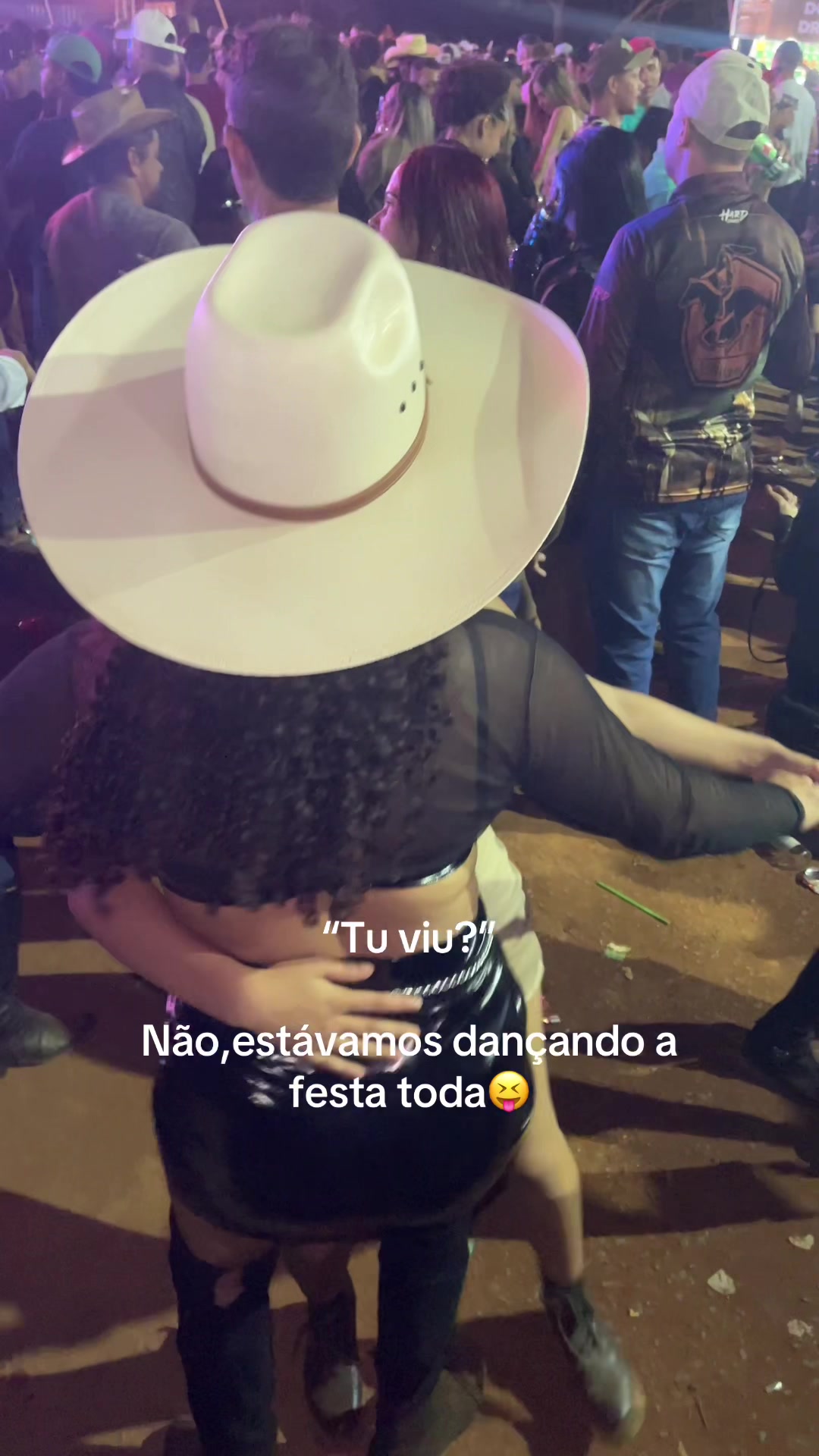 @Geovana 💃😝