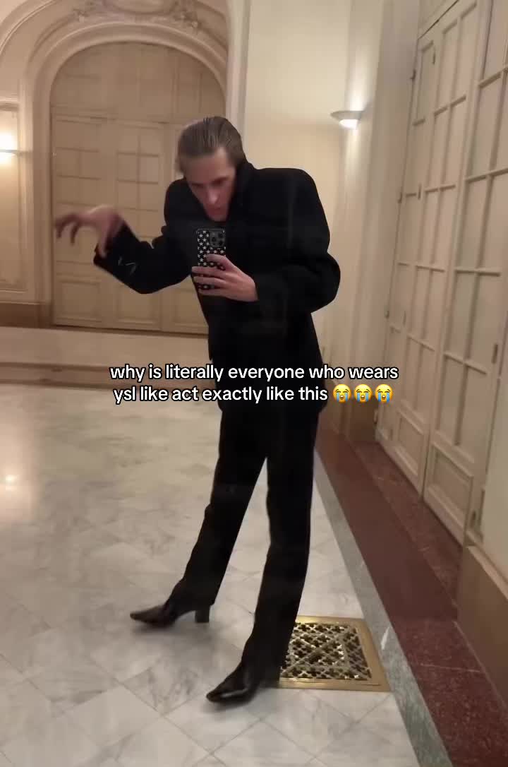 @0fftherunway