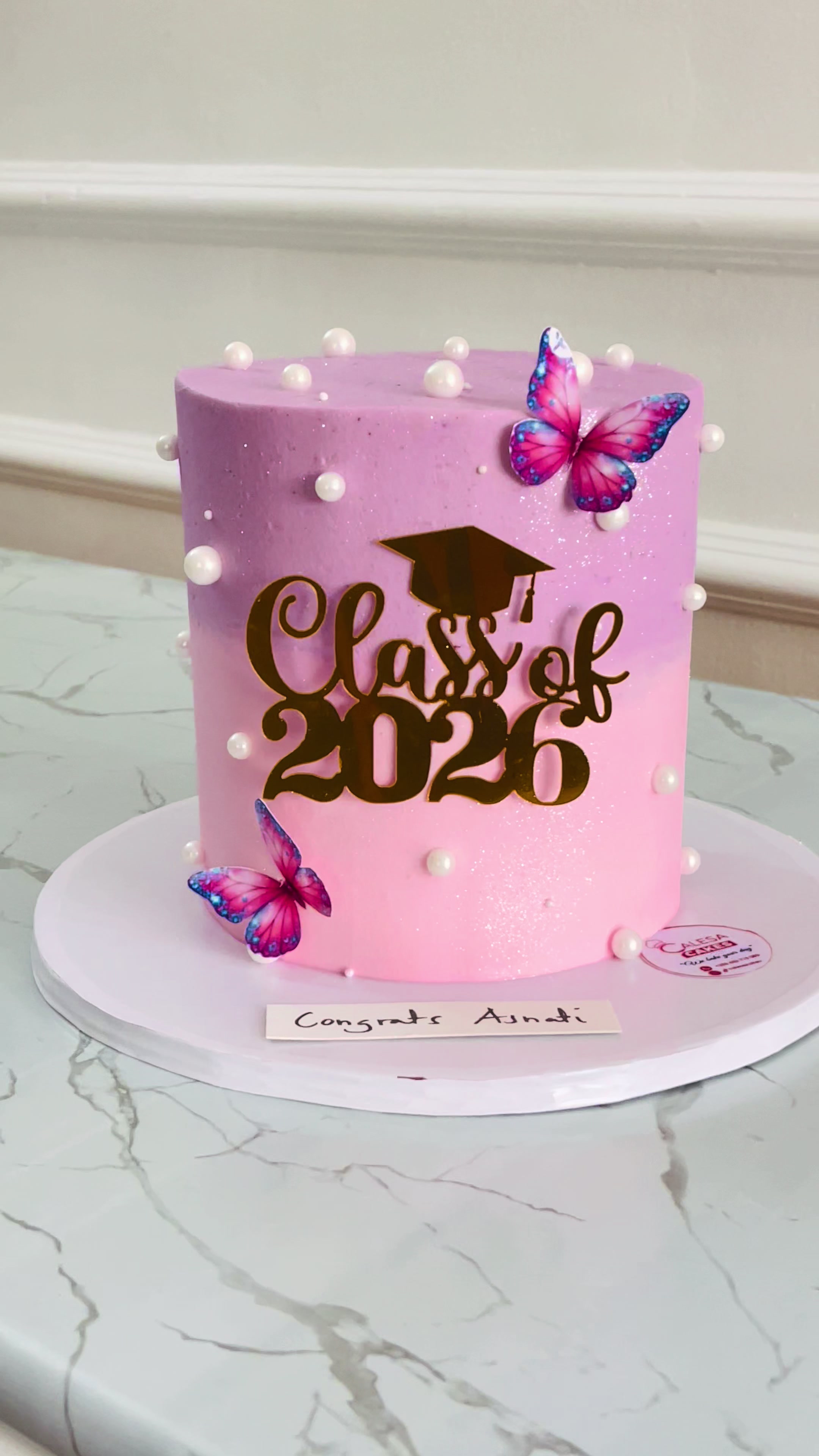 @calesacakes