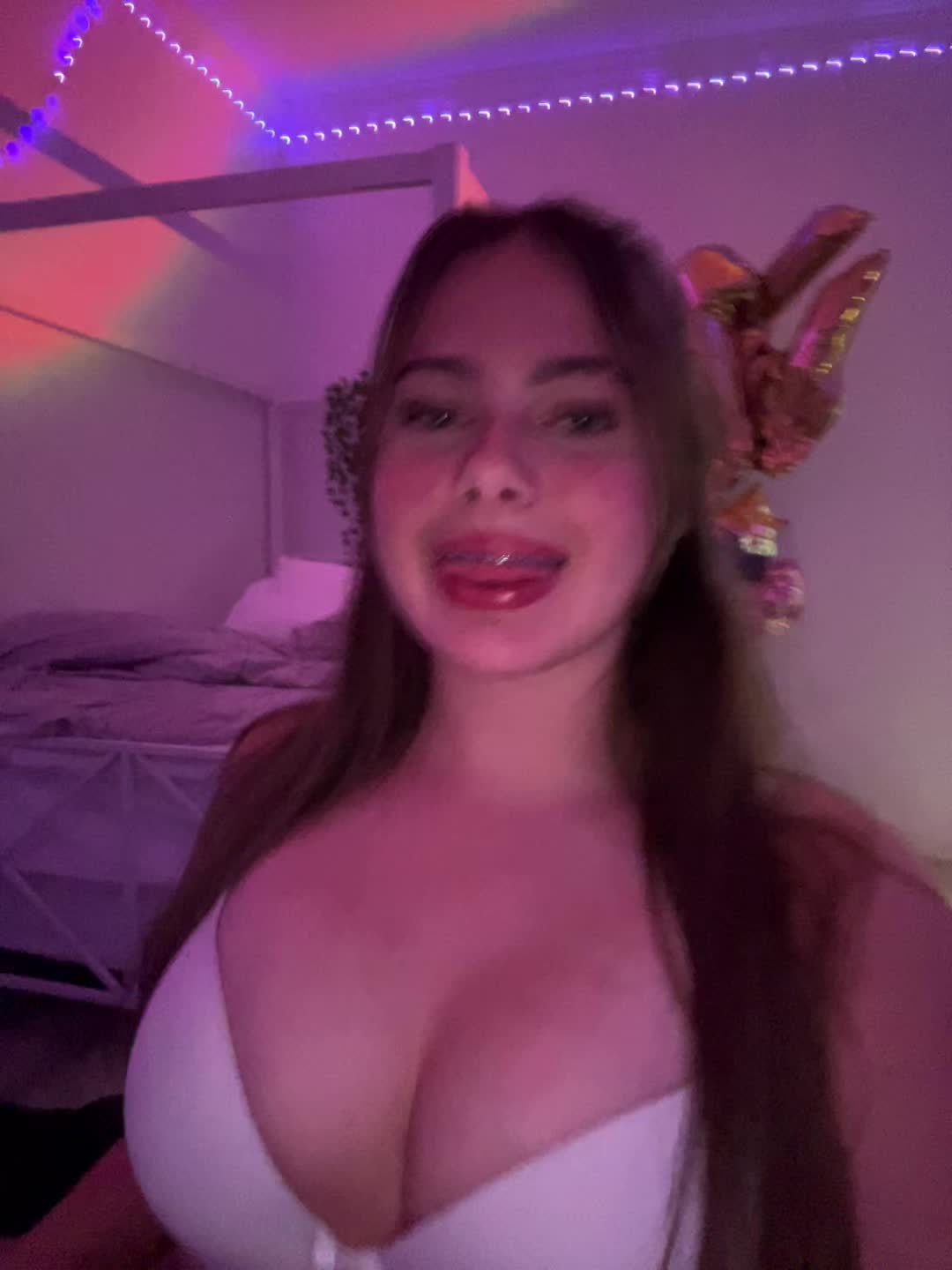 @😚☹️😻💝