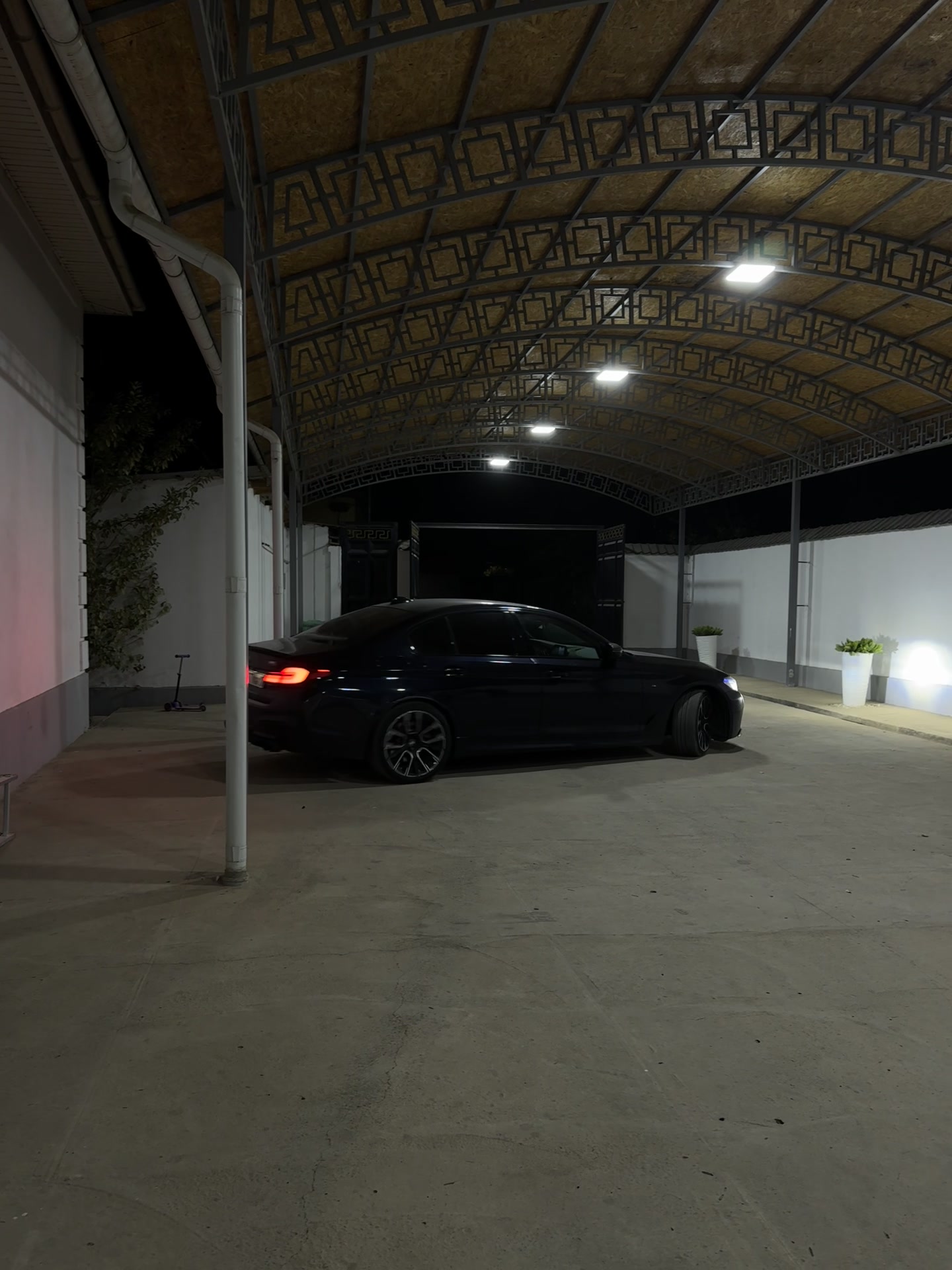 @007ALF