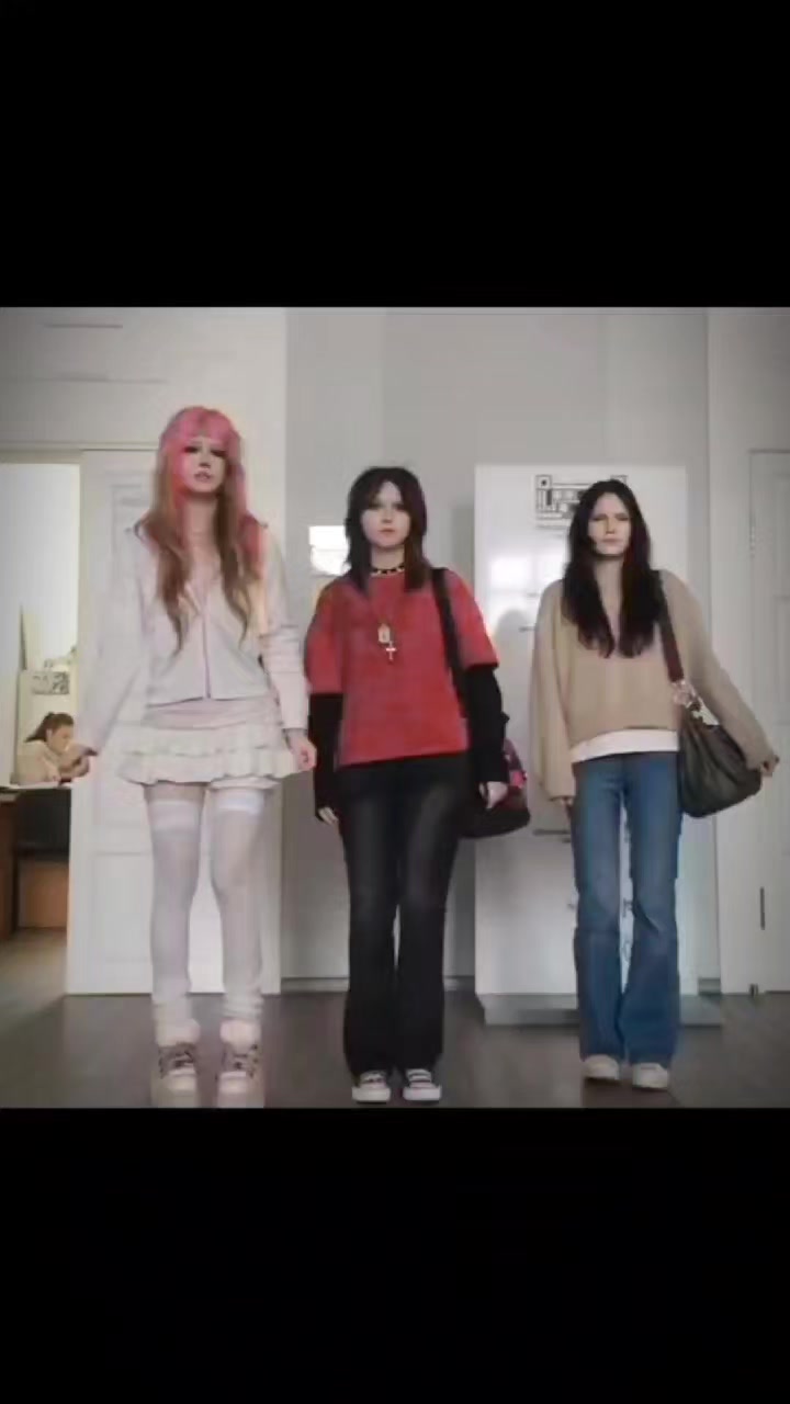 @𝓜𝓪𝓷𝓭𝓻𝓲𝓼♡
