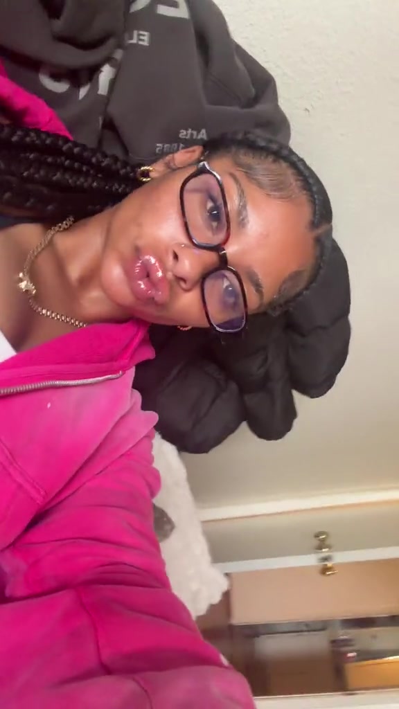 @🧜🏽&zwj;♀️🧜🏽&zwj;♀️