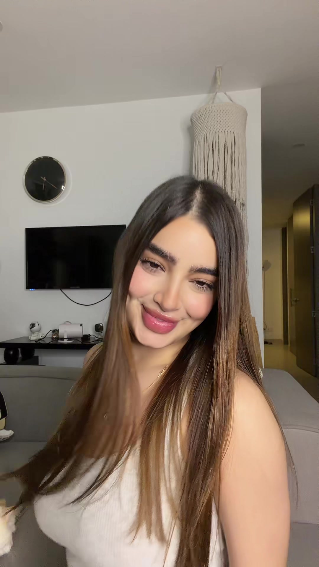 @Laura&ensp;sahar