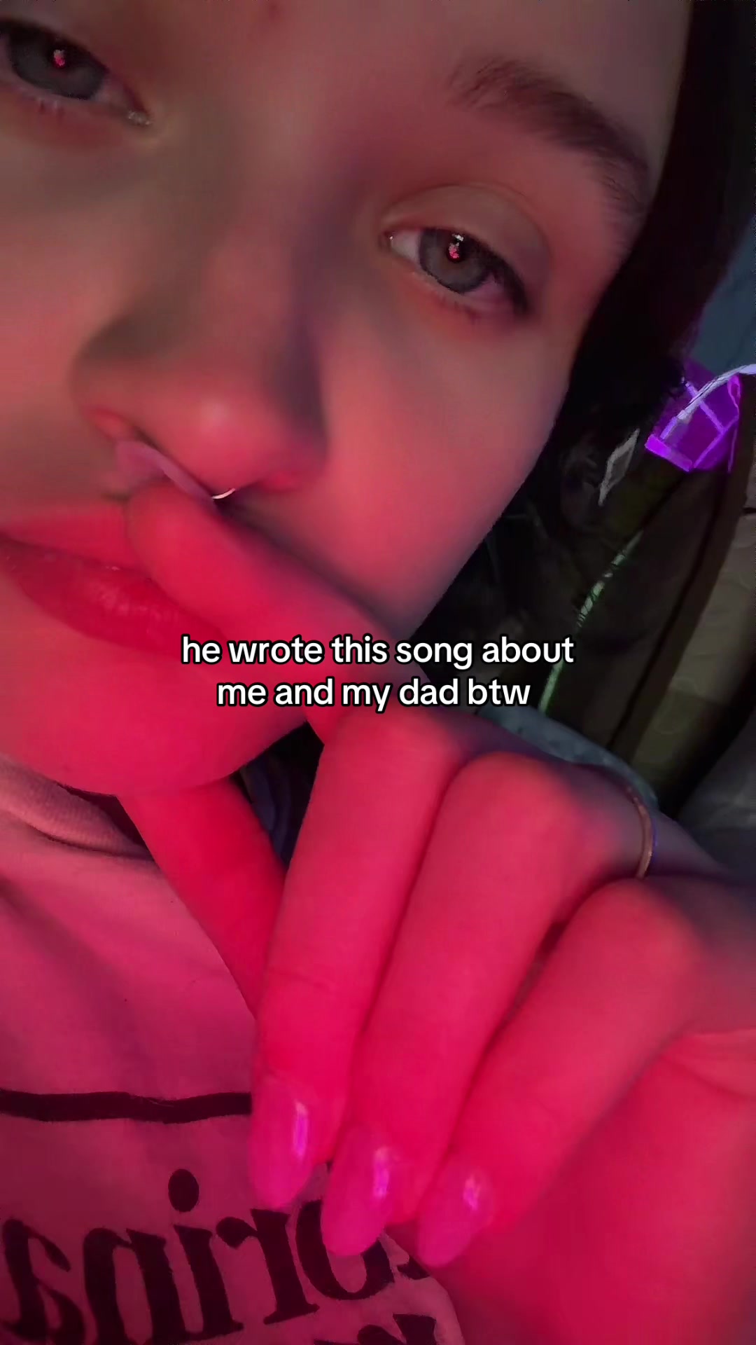 @mo