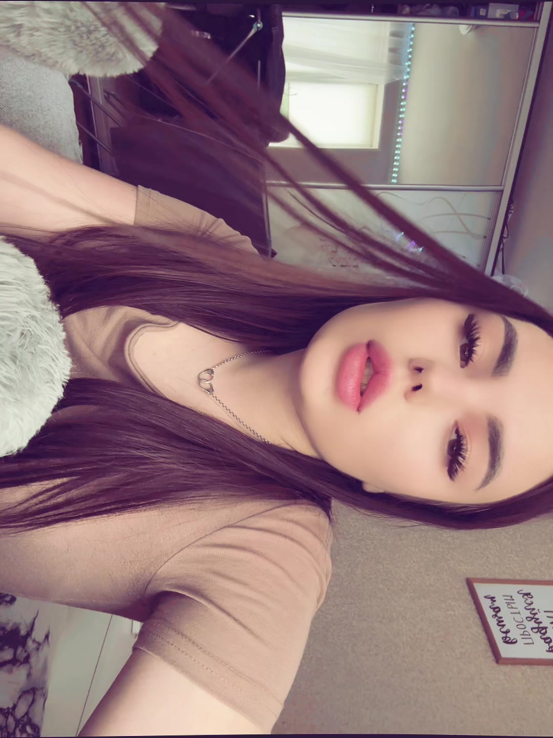@🥥𝑽 𝑰 𝑲 𝑨🥥