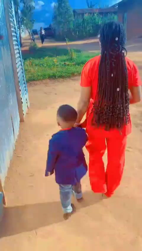 @Nene Kahindo