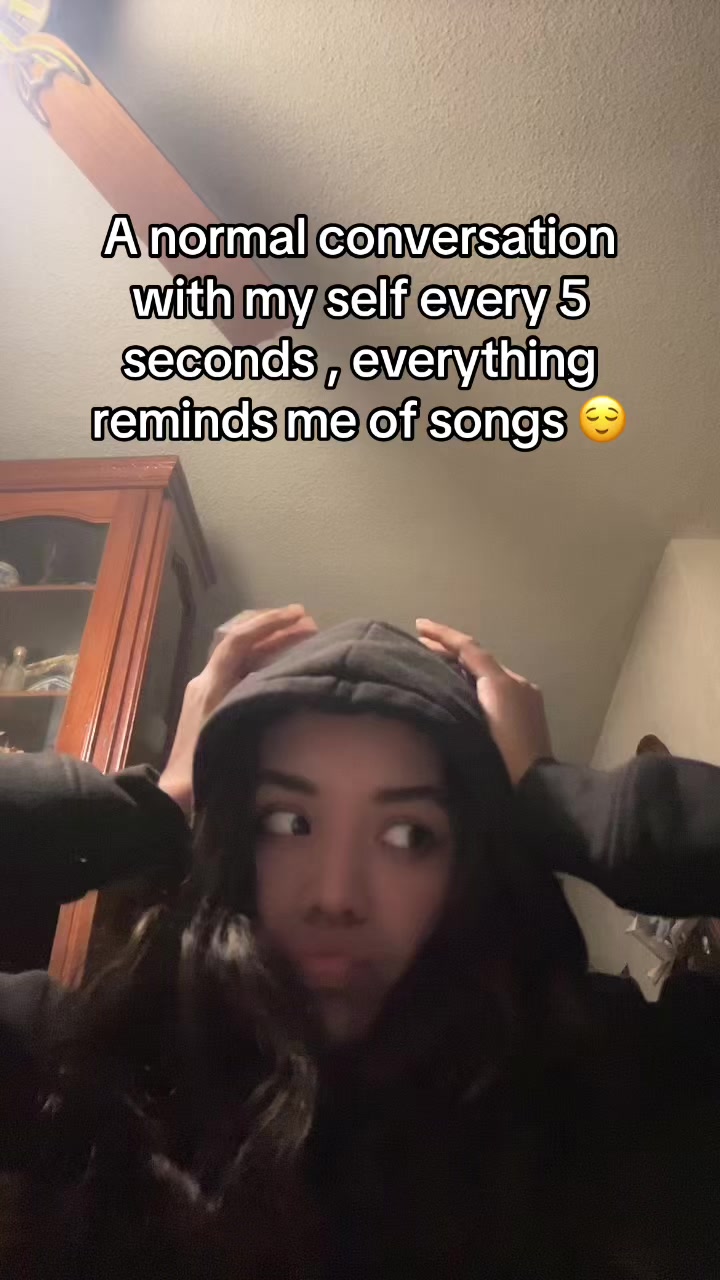 @janely 🦋💜