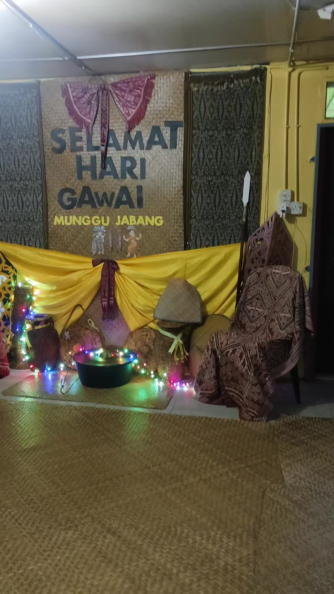 @Sarang Bee Lubok Antu