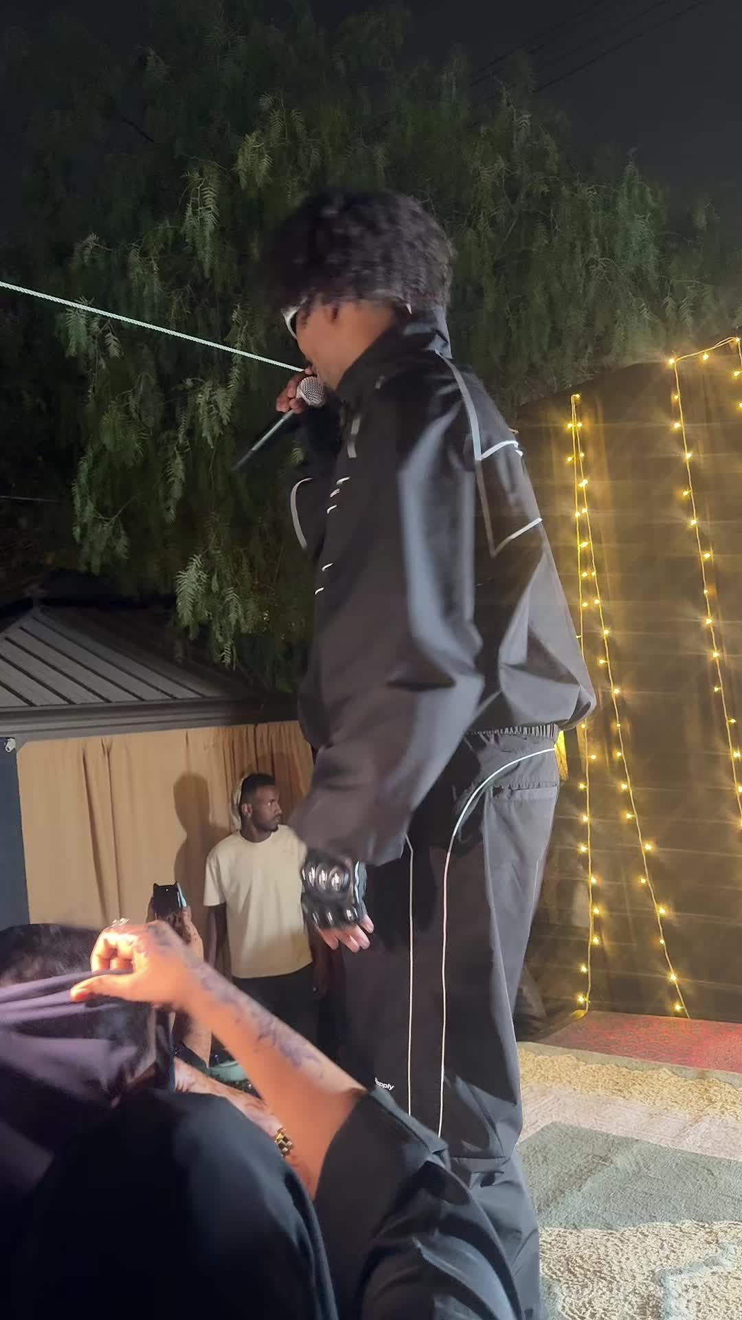@H.