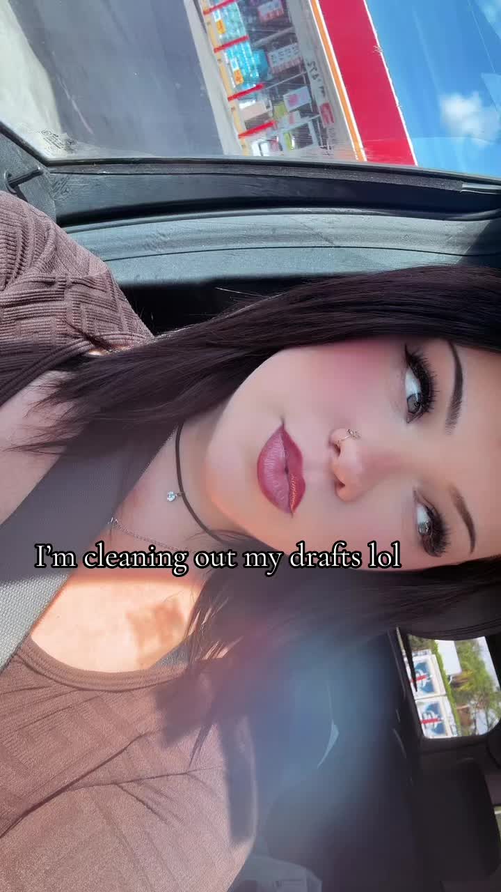 @Adrienne🖤🪭⛓️
