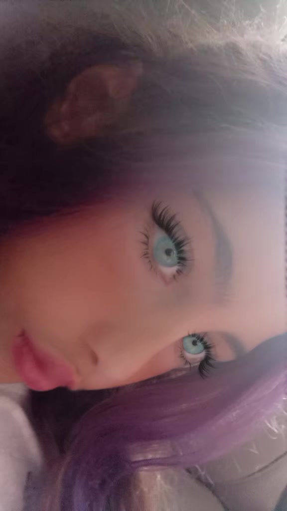 @thayla 14 linda