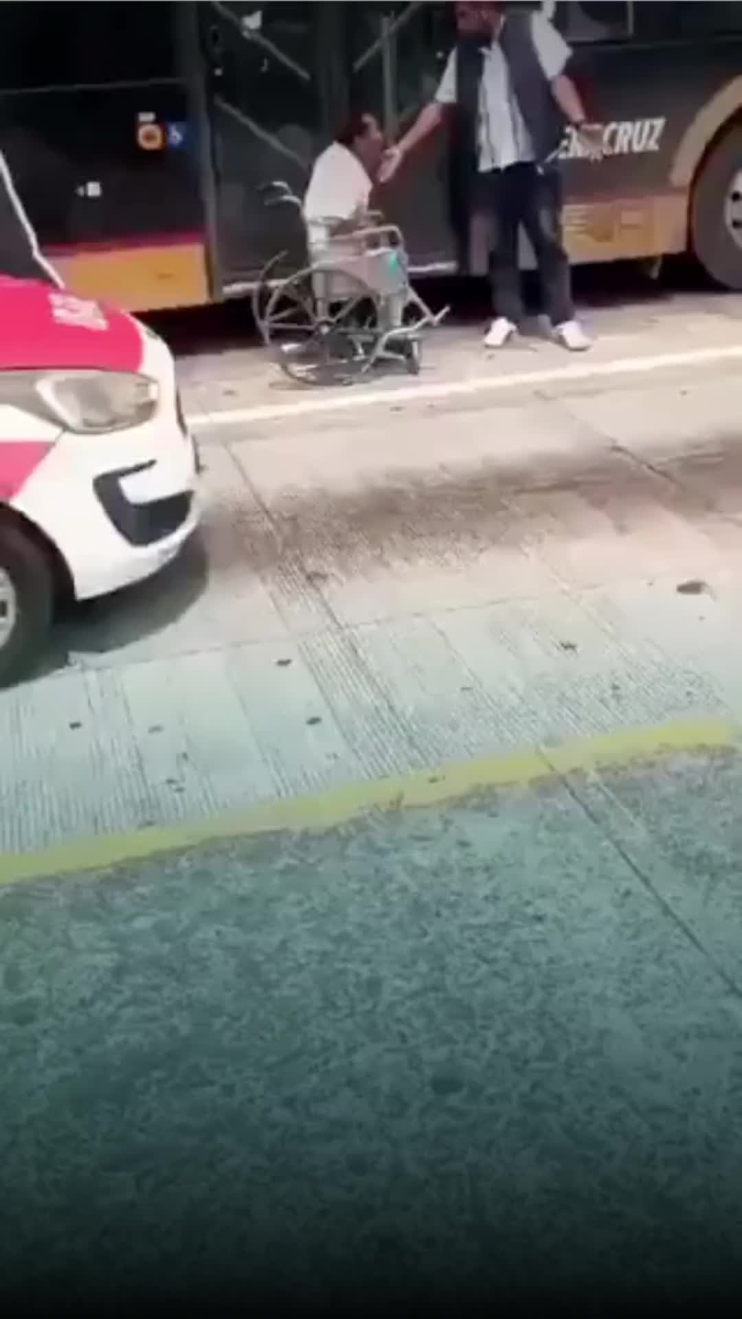 @Entre líneas