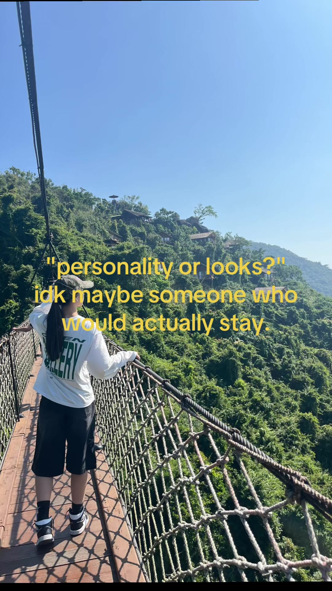 @𝖈