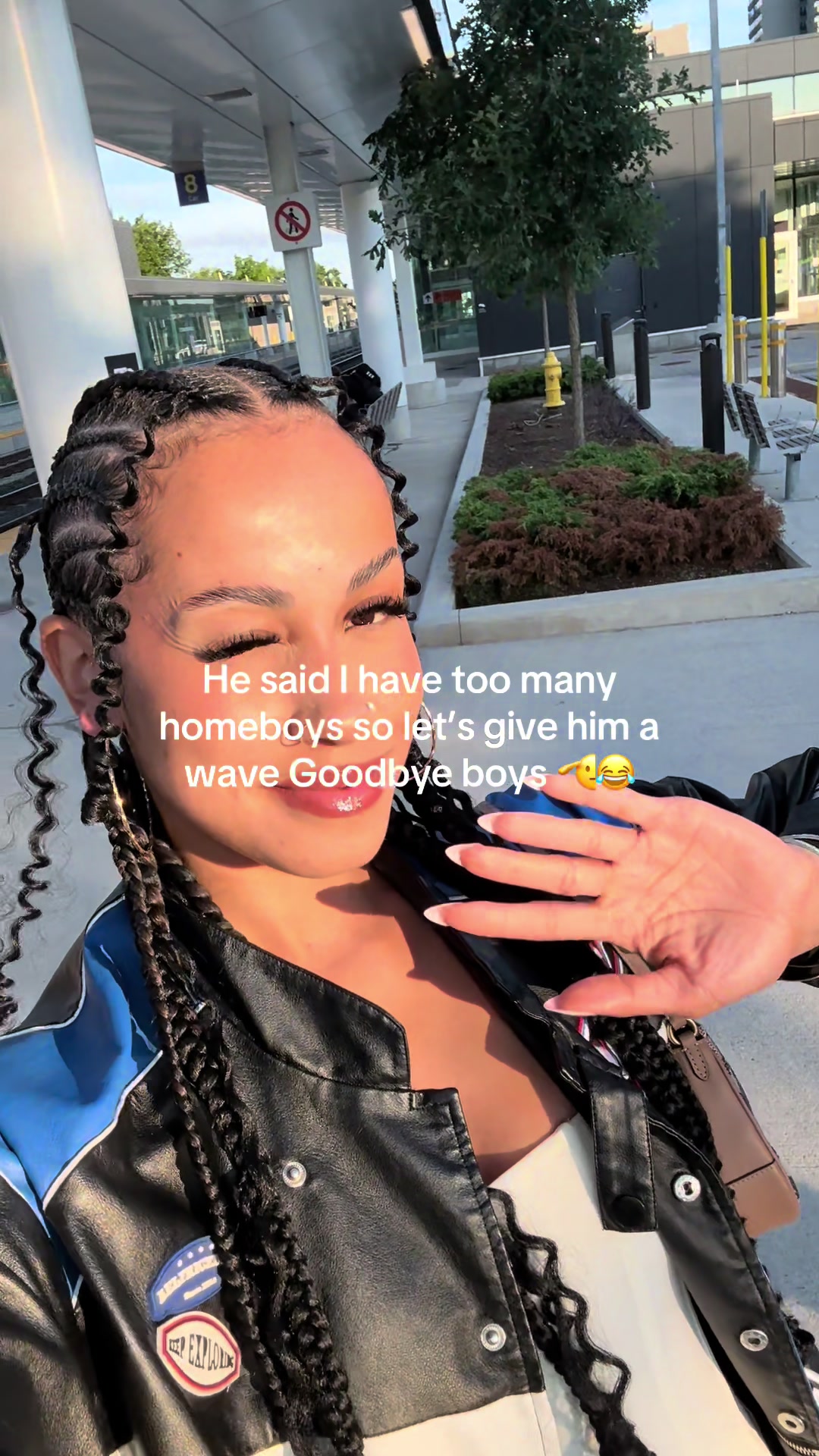 @ELLENIA MIONI
