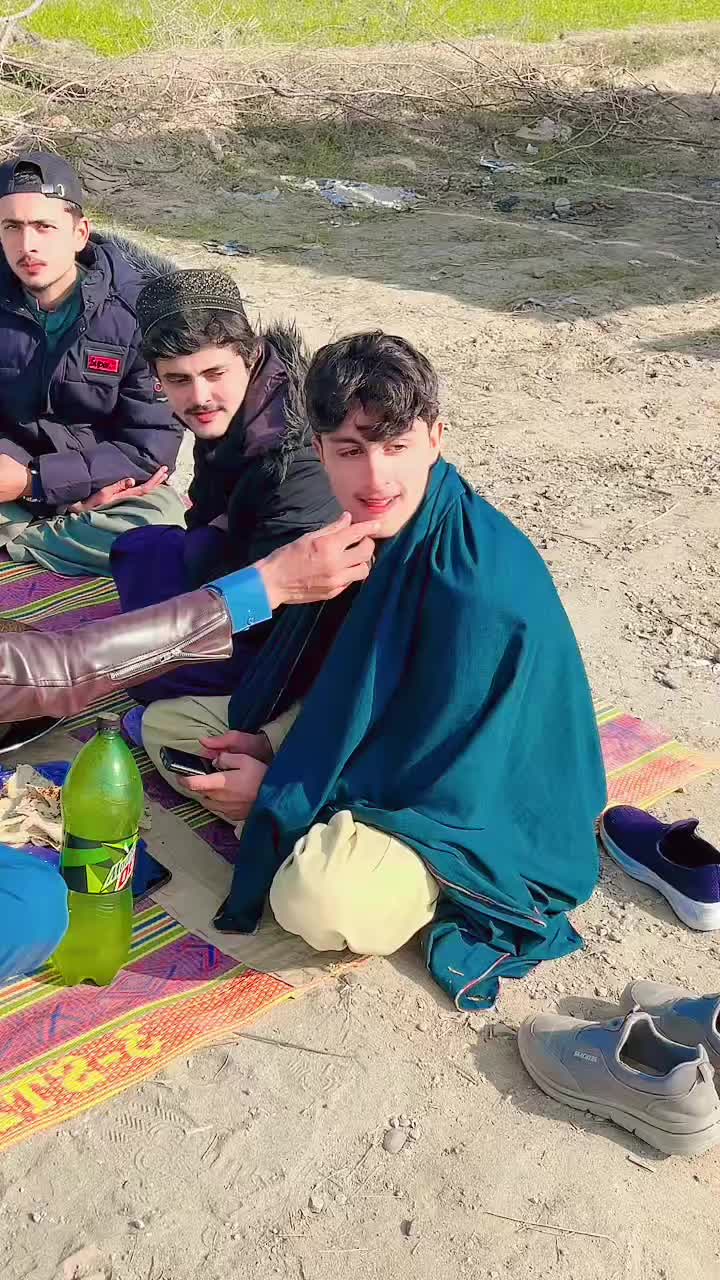@Zeeshu💫