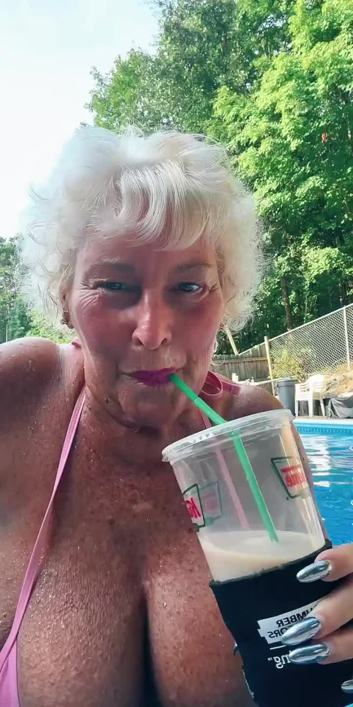 @Virtual_hotazzchick64