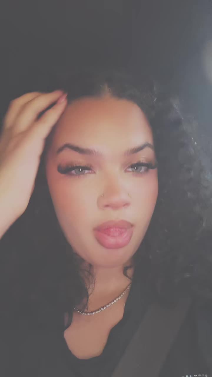 @Bella