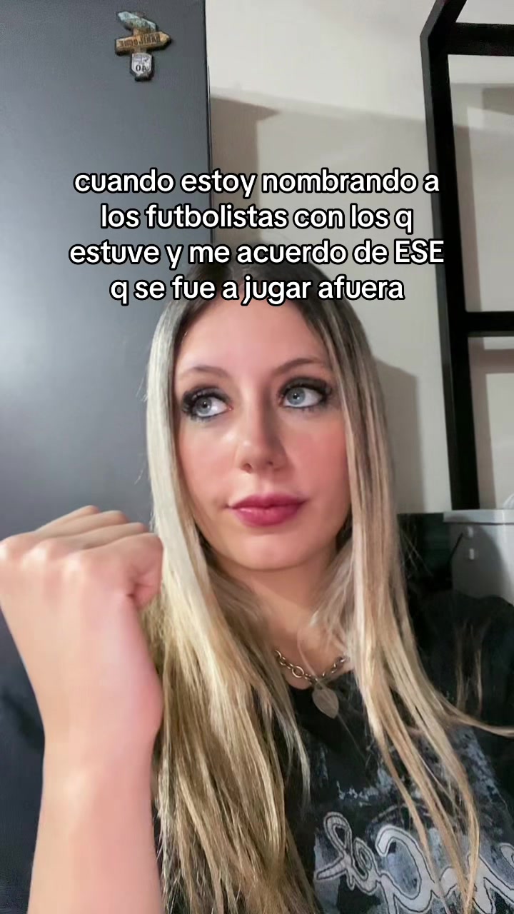 @🥷🏻💋