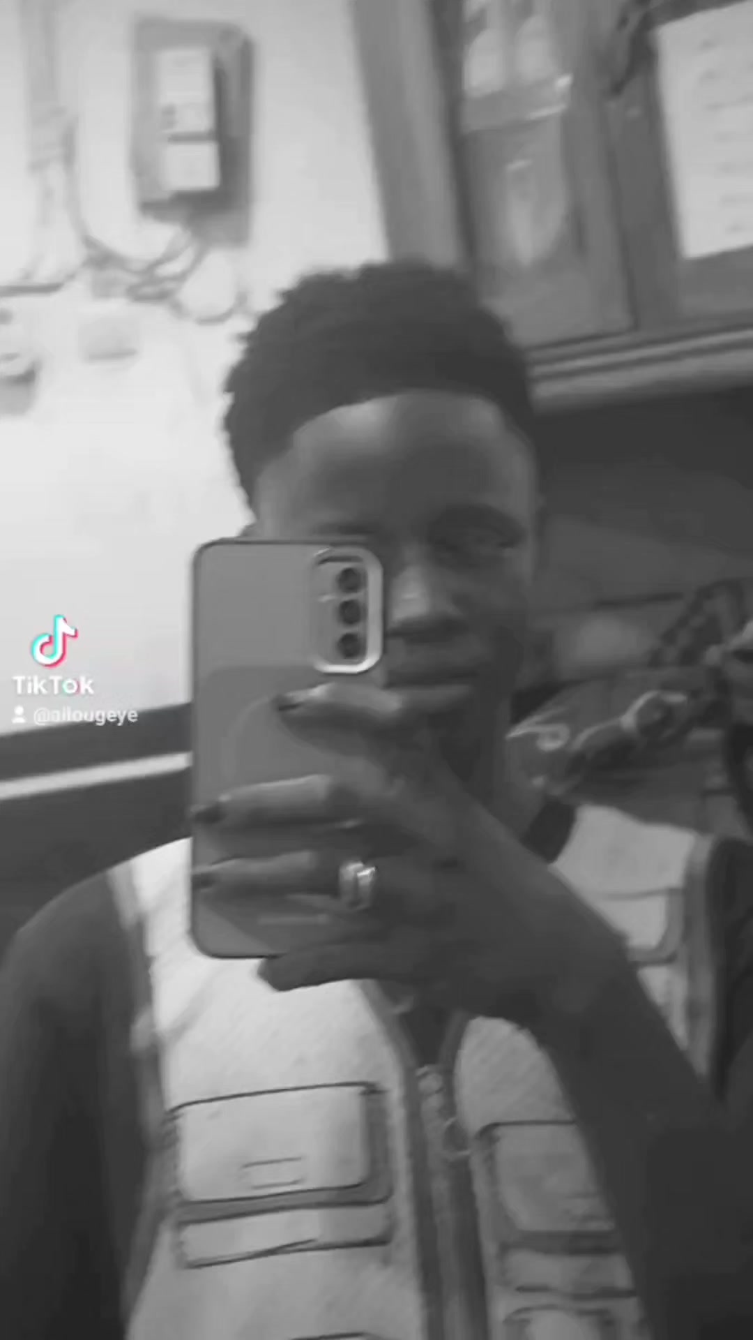 @AIiouGeye⚫️🔴🇸🇳🇸🇳🇸🇳🇸🇳
