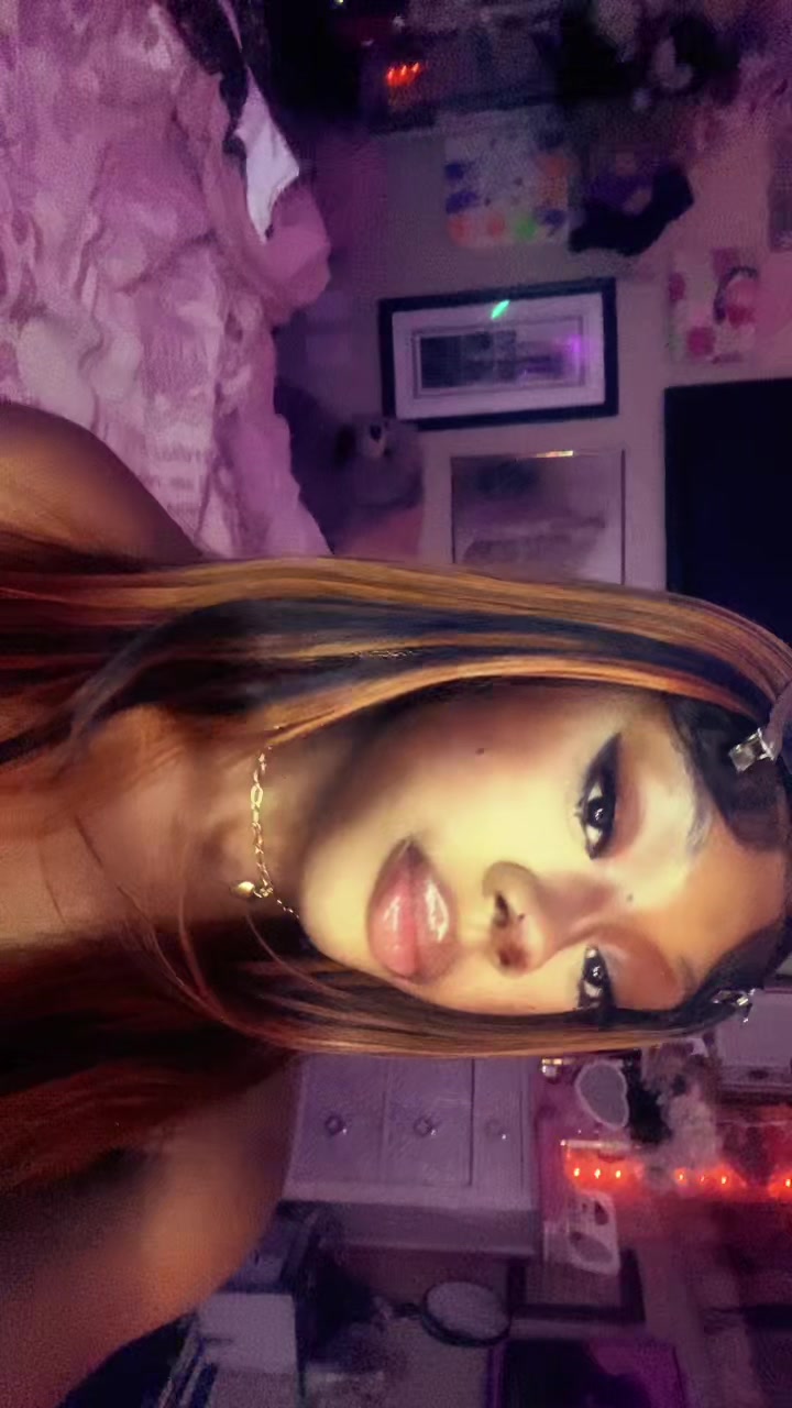 @LeonnaMarie ᥫ᭡