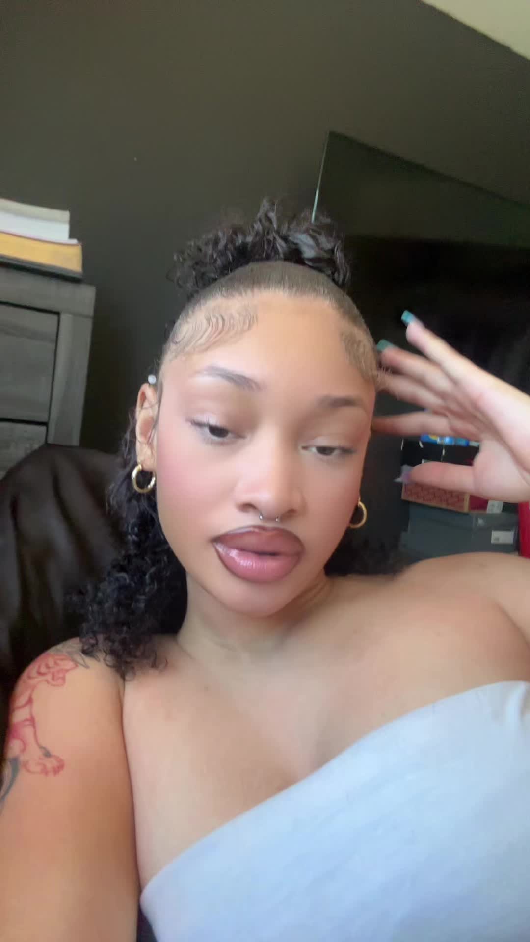 @aniamonaem