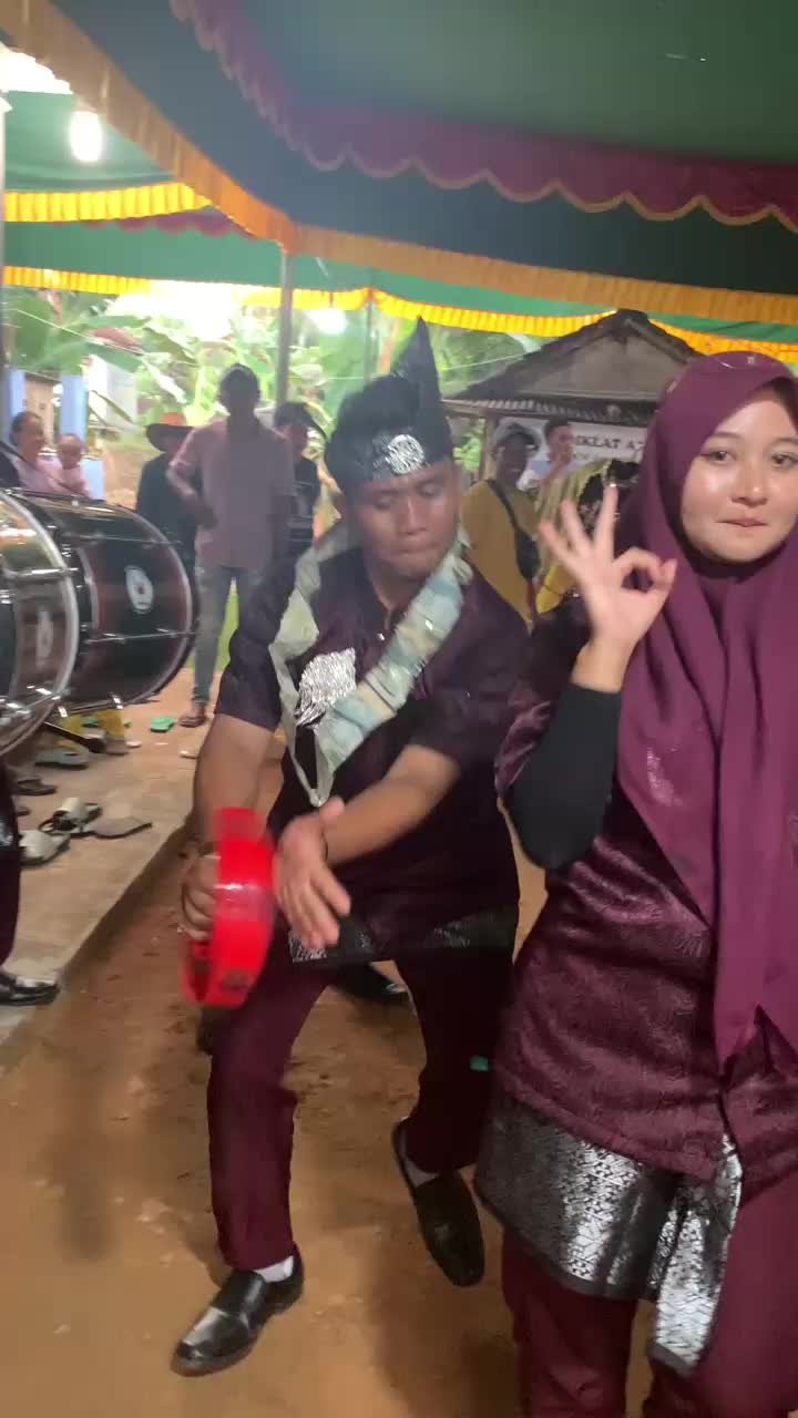 @UliqMomo