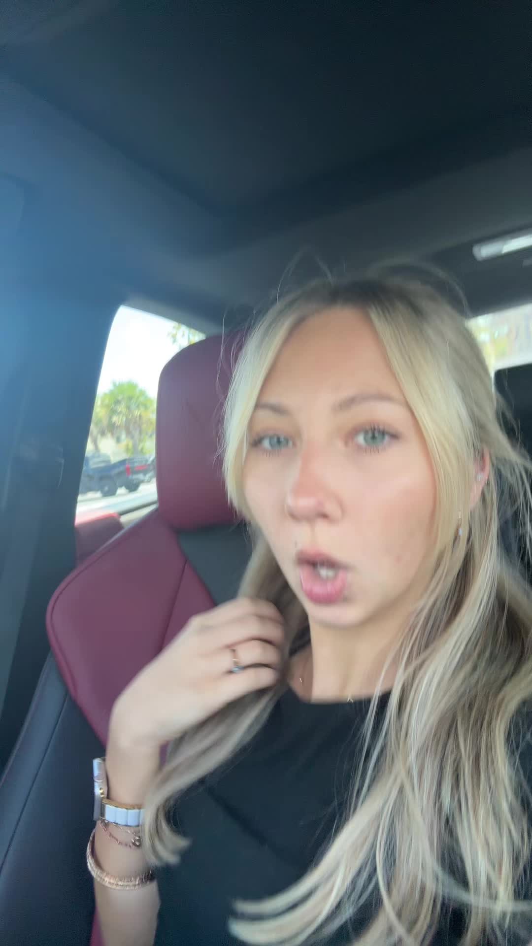@d🦢